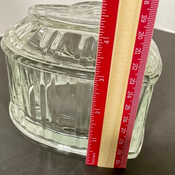 Vintage Crystal Trinket Dish Ribbed Glass Heart Shaped Candy Dish with Lid - Picture 9 of 10